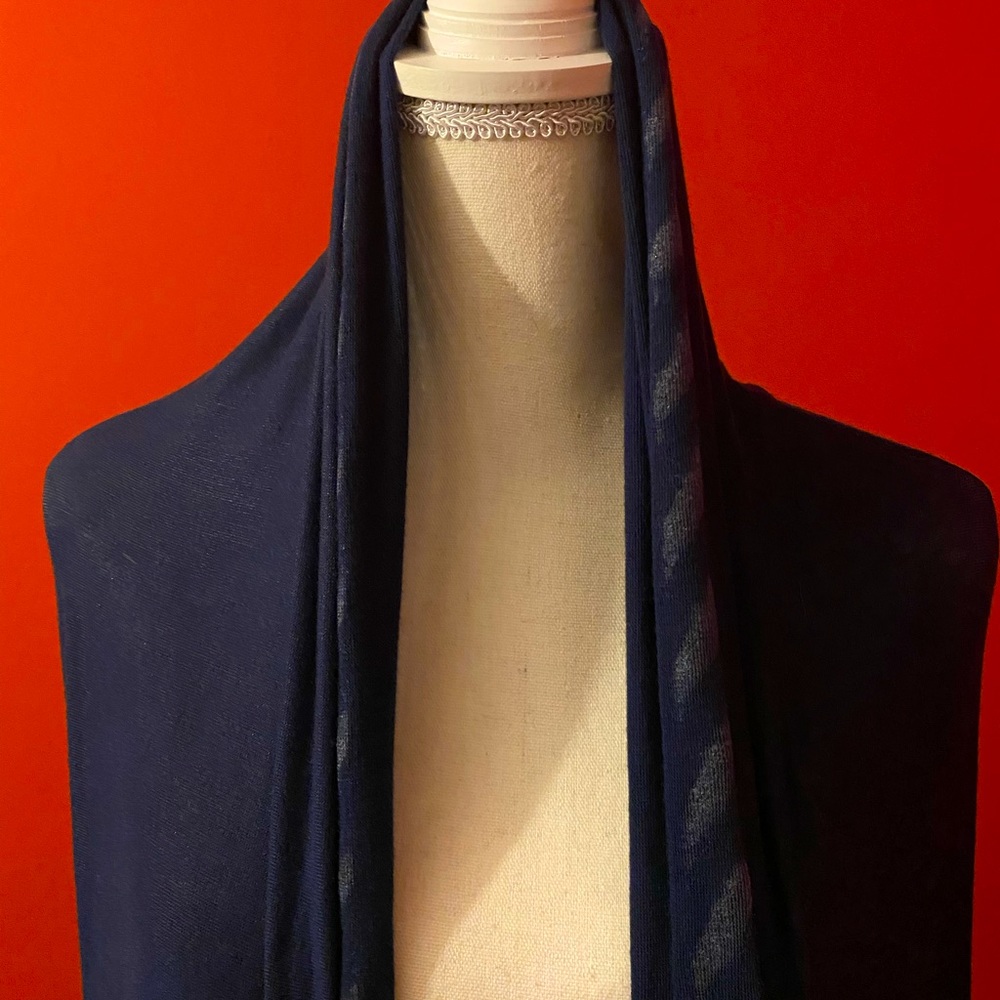 Navy scarf with gray pattern trim